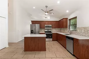 6801 Superior St Cir, Sarasota, FL 34243 - Photo 10