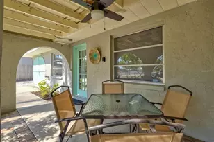 2214 Michele Dr, Sarasota, FL 34231 - Photo 4