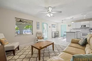 2214 Michele Dr, Sarasota, FL 34231 - Photo 8