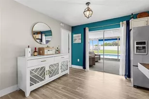 7320 Meadowbrook Dr, Sarasota, FL 34243 - Photo 14