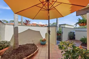 5312 Huntingwood Ct, Sarasota, FL 34235 - Photo 6
