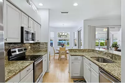 6726 W Country Club Lane, Sarasota, FL 34243 - Photo 12