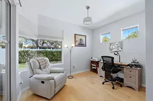 6726 W Country Club Ln, Sarasota, FL 34243 - Photo 20