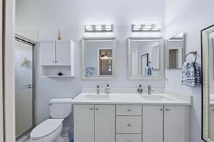 6726 W Country Club Ln, Sarasota, FL 34243 - Photo 24