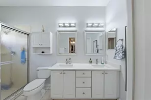 6726 W Country Club Ln, Sarasota, FL 34243 - Photo 22