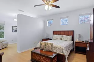 6726 W Country Club Ln, Sarasota, FL 34243 - Photo 20