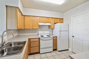 1005 Villagio Cir, Sarasota, FL 34237 - Photo 8