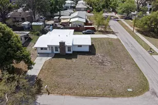 2600 Loma Linda St, Sarasota, FL 34239 - Photo 4