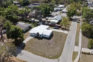 2600 Loma Linda St, Sarasota, FL 34239 - Photo 2