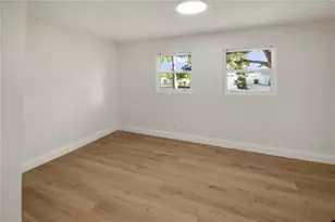 3141 Irving St, Sarasota, FL 34237 - Photo 10