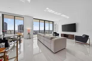 400 Central Ave, Saint Petersburg, FL 33701 - Photo 4