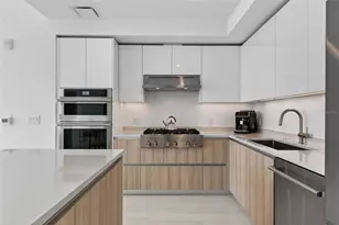 400 Central Ave, Saint Petersburg, FL 33701 - Photo 20