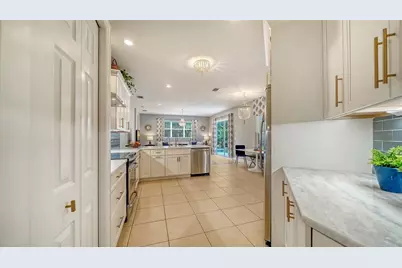 11862 Granite Woods Loop, Venice, FL 34292 - Photo 12