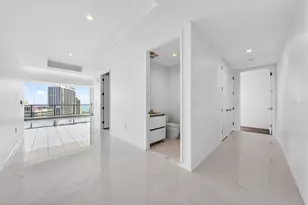 400 Central Ave, Saint Petersburg, FL 33701 - Photo 8