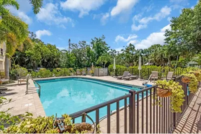 1685 Laurel Street #4, Sarasota, FL 34236 - Photo 2