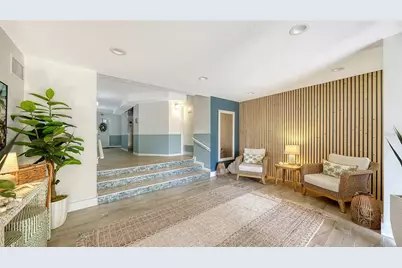 4900 Ocean Boulevard #304, Sarasota, FL 34242 - Photo 4