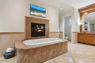 1423 Hillview Dr, Sarasota, FL 34239 - Photo 40