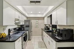 5753 Colonial Oaks Blvd, Sarasota, FL 34232 - Photo 12