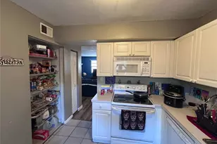 313 Oak Rose Ln, Tampa, FL 33612 - Photo 4