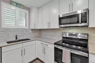 500 S Washington Dr, Sarasota, FL 34236 - Photo 10