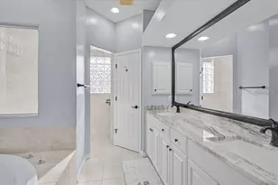 4422 McIntosh Lake Ave, Sarasota, FL 34233 - Photo 26