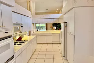 7402 Fairlinks Ct, Sarasota, FL 34243 - Photo 20