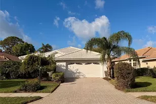 7402 Fairlinks Ct, Sarasota, FL 34243 - Photo 2