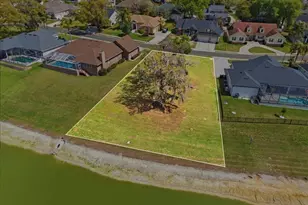 5320 Bloomfield Blvd, Lakeland, FL 33810 - Photo 2