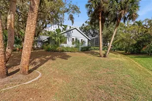 4301 Brackenwood Ct, Sarasota, FL 34232 - Photo 4