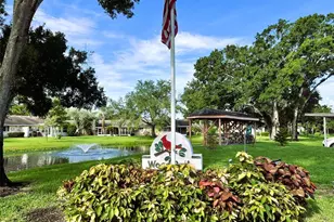 425 30th Ave W, Bradenton, FL 34205 - Photo 2