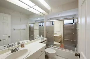 6821 Country Lakes Cir, Sarasota, FL 34243 - Photo 28