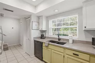 8314 Civic Rd, Tampa, FL 33615 - Photo 10