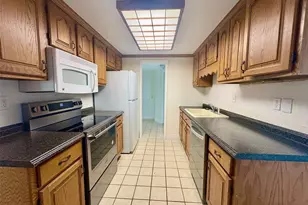 605 Barnes Pkwy, Nokomis, FL 34275 - Photo 10