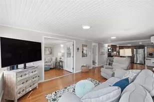 7263 Mt Essex Dr NE, Saint Petersburg, FL 33702 - Photo 6