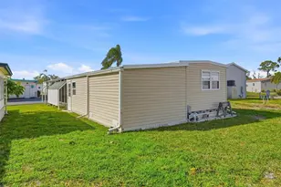 7263 Mt Essex Dr NE, Saint Petersburg, FL 33702 - Photo 26