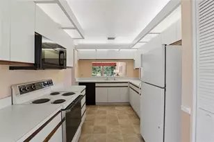 5721 Casa Del Sol Blvd, Sarasota, FL 34233 - Photo 12