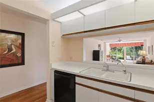 5721 Casa Del Sol Blvd, Sarasota, FL 34233 - Photo 8