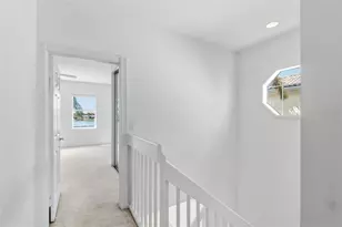 1418 Burgos Dr, Sarasota, FL 34238 - Photo 22