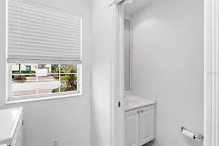 1418 Burgos Dr, Sarasota, FL 34238 - Photo 18