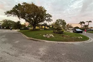 25 Sandpiper Rd, Tampa, FL 33609 - Photo 4