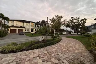 25 Sandpiper Rd, Tampa, FL 33609 - Photo 14