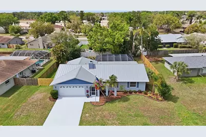 1534 Georgetowne Lane, Sarasota, FL 34232 - Photo 4