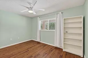 2522 Clubhouse Dr, Sarasota, FL 34232 - Photo 20