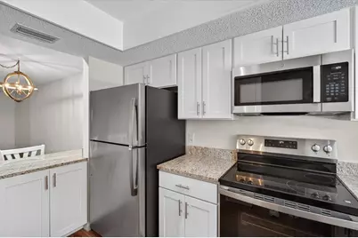 2522 Clubhouse Drive #204, Sarasota, FL 34232 - Photo 6