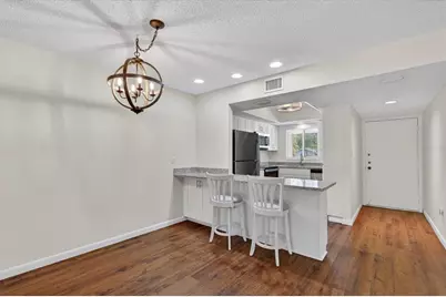 2522 Clubhouse Drive #204, Sarasota, FL 34232 - Photo 8