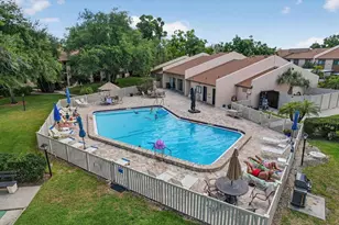 2522 Clubhouse Dr, Sarasota, FL 34232 - Photo 2