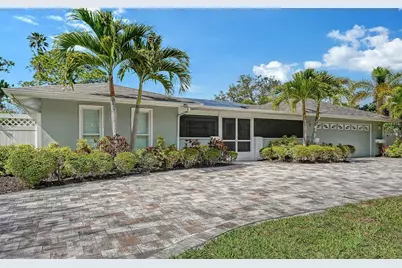 121 Holly Avenue, Sarasota, FL 34243 - Photo 1