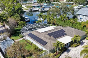 121 Holly Ave, Sarasota, FL 34243 - Photo 2