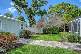 121 Holly Ave, Sarasota, FL 34243 - Photo 38