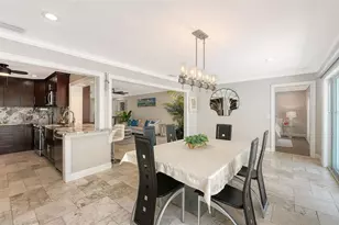 121 Holly Ave, Sarasota, FL 34243 - Photo 16